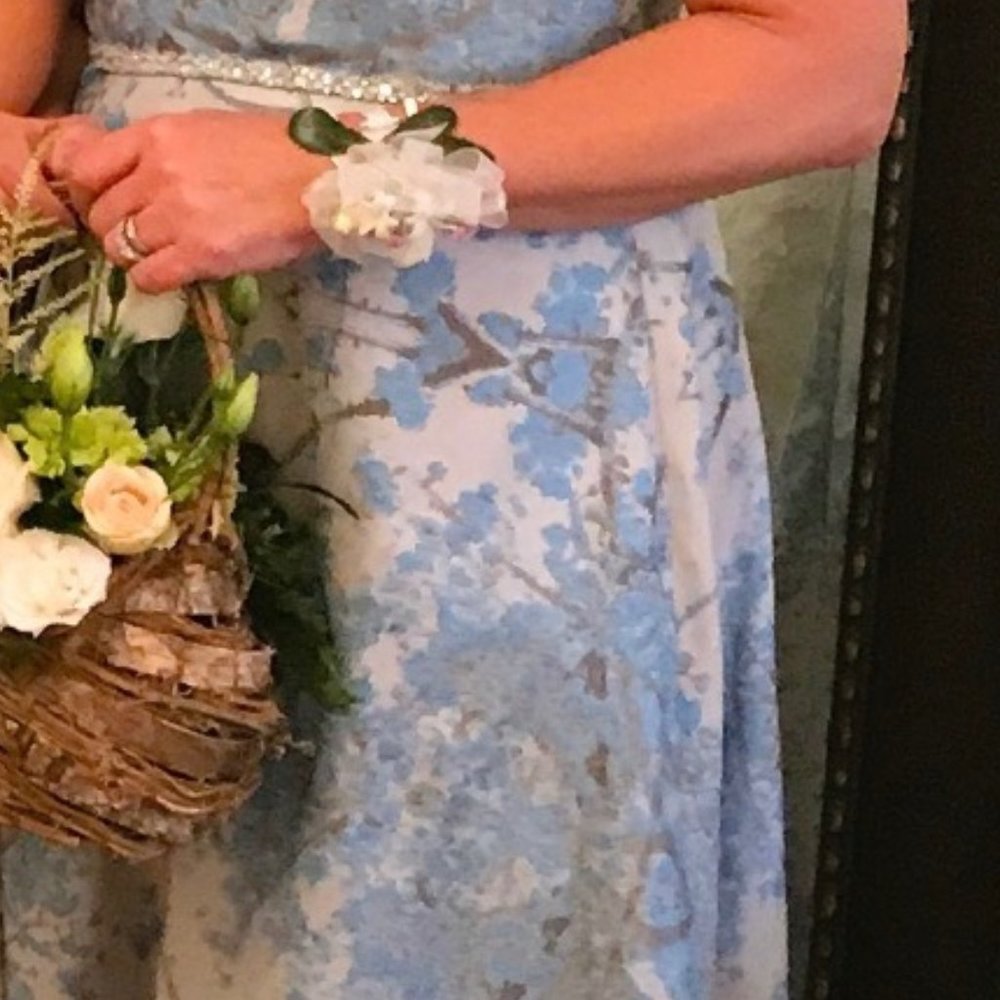 stunning Adrianna Papell off the shoulder dress - Picture 3 of 4